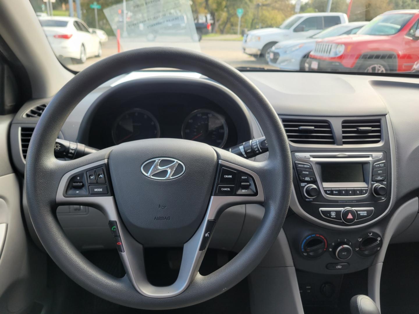 2017 SILVER Hyundai Accent (KMHCT4AE0HU) with an 1.6L I4 F DOHC 16V engine, Automatic transmission, located at 503 West Court, Seguin, TX, 78155, (830) 379-3373, 29.568621, -97.969803 - Photo#5